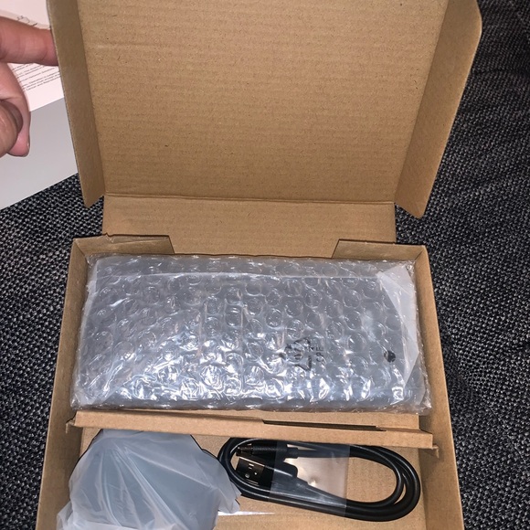 BNWB Artia P600 Mobile Phone - Picture 3 of 5